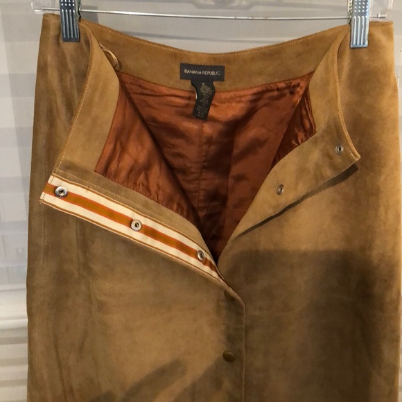 Banana Republic Suede Skirt - Picture 2 of 4